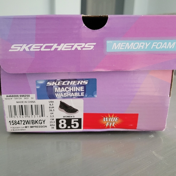NWT Skechers Neutral Black White Memory Foam Size 8.5 Wide Foot - Picture 2 of 8